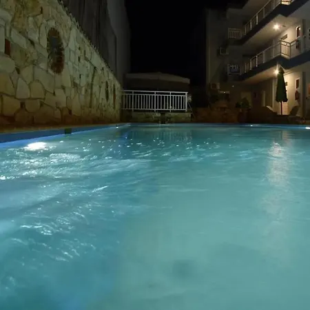 Apart Otel Kiwi Kastle Néa Fókaia