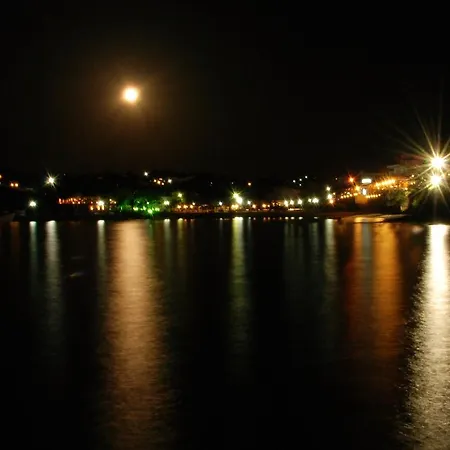 Kiwi Kastle Aparthotel Néa Fókaia