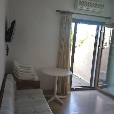 Kiwi Kastle Néa Fókaia