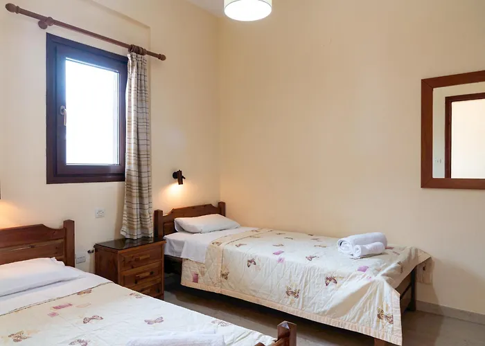 Kiwi Kastle Aparthotel Néa Fókaia