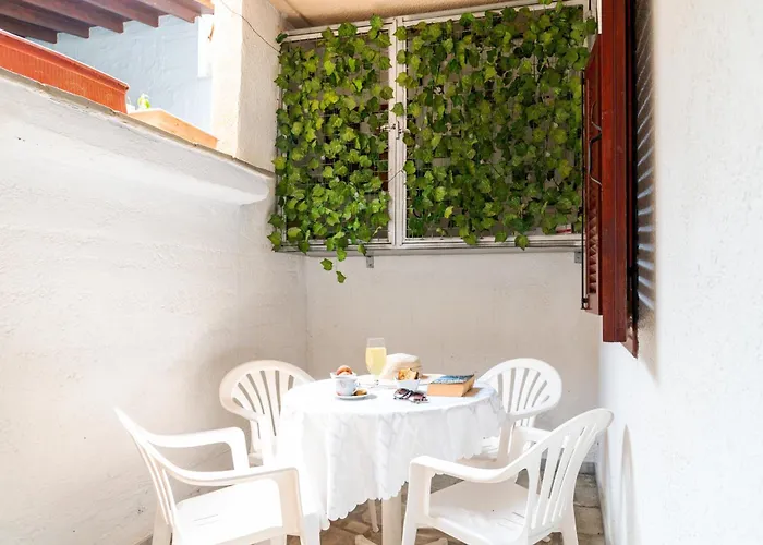 Kiwi Kastle Néa Fókaia