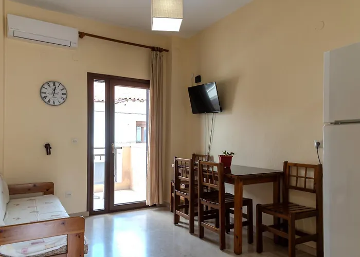 Kiwi Kastle Aparthotel Néa Fókaia