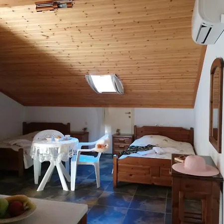 Kiwi Kastle Néa Fókaia