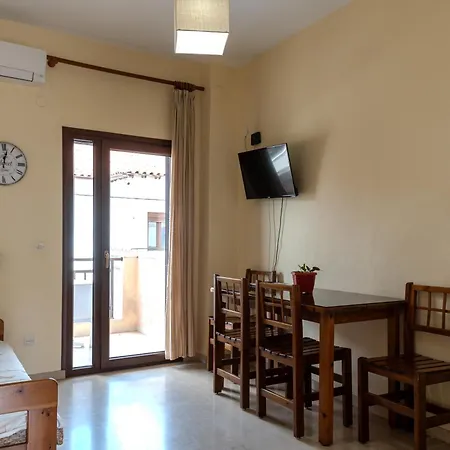 Kiwi Kastle Lejlighedshotel Néa Fókaia