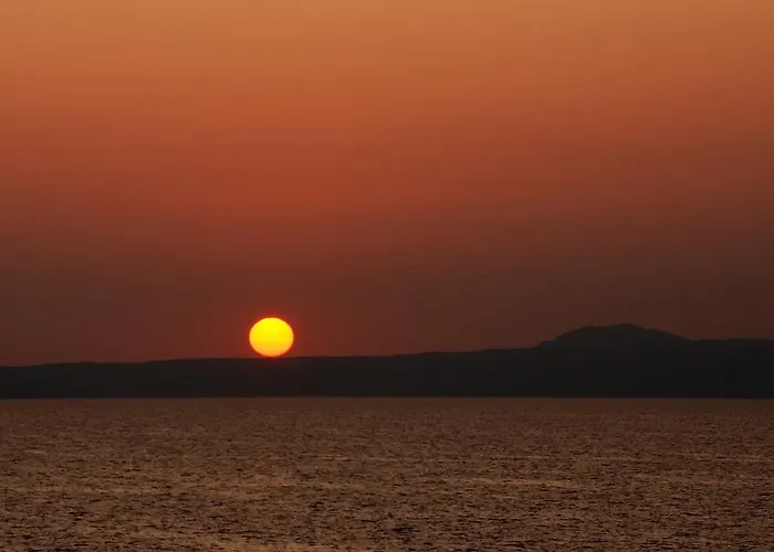 Kiwi Kastle Aparthotel Néa Fókaia